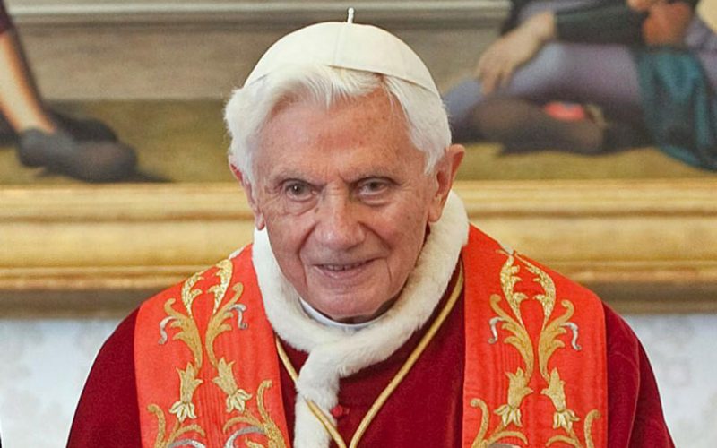 Папата Бенедикт XVI: Ваша Светост Ви ветувам послушност и молитва