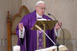 Папата: Ако вашиот пост не им помага на другите, не е доследен