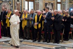 Папата Фрањо: Корупцијата продира насекаде
