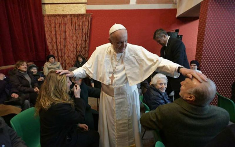 Папата ја посети римската парохија Сан Џелазио