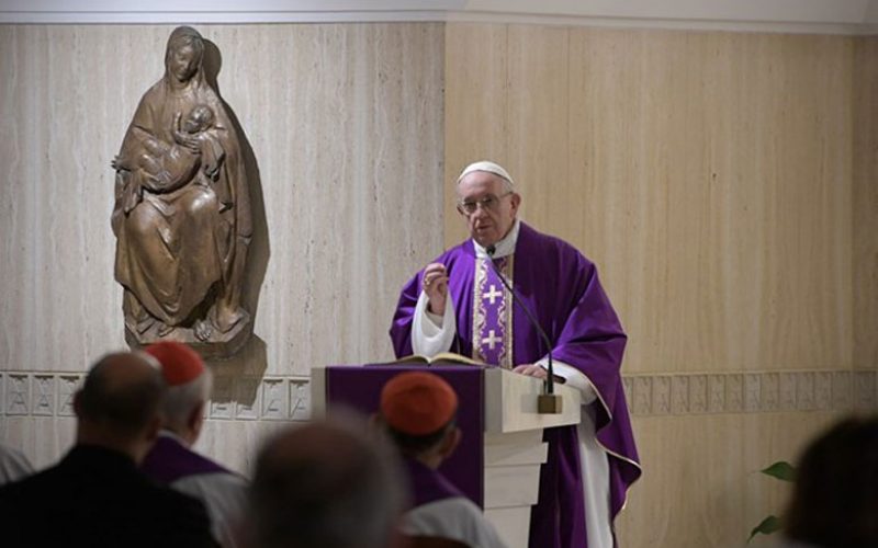 Папата: Да молиме за милоста срам и да не ги судиме другите