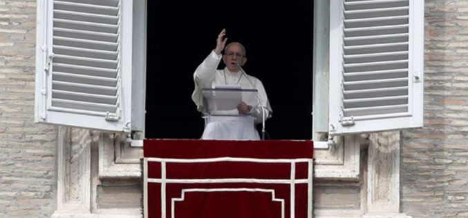 Папата: Не живејте за личната корист, туку за Божјата слава