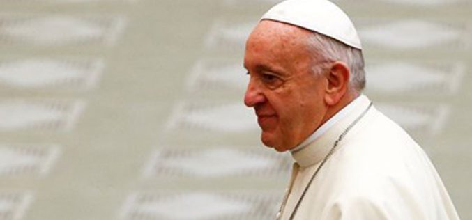 Папата за семинариите: Направете ја Божјата близина осетлива
