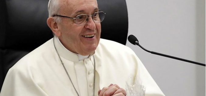 Папата до младите: Бидете подготвени да ризикувате