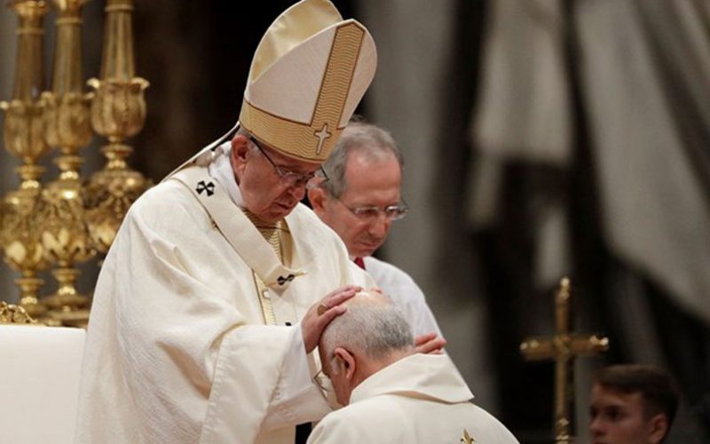 Папата: Молитвата е првата задача на епископот