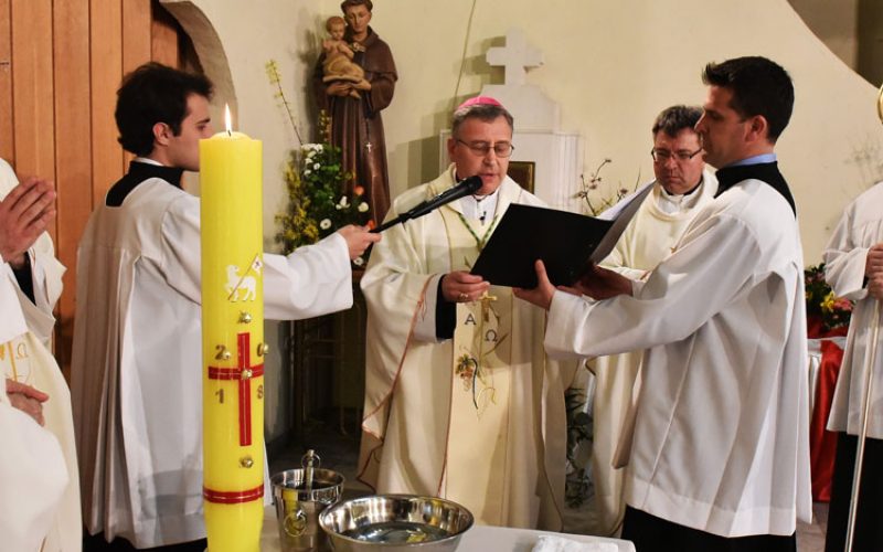 Бискупот Стојанов служеше Воскресна Миса во Скопје