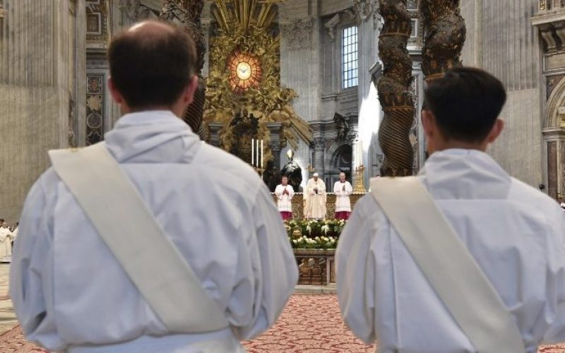 Папата до новите свештеници: Бидете милосрдни