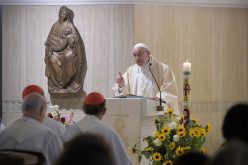 Папата: Да бидеме отворени за Светиот Дух