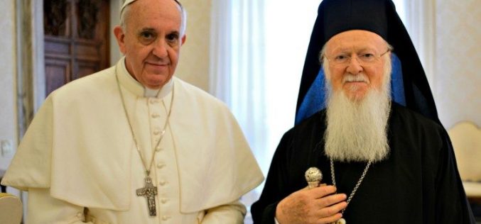 Папата Фрањо упати порака до патријархот Вартоломеј
