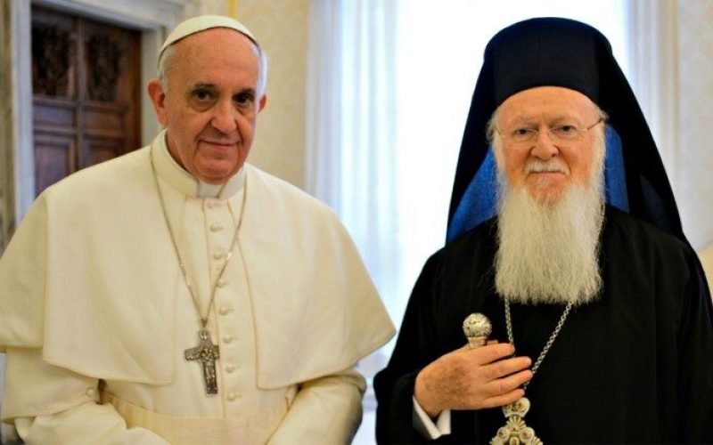 Папата Фрањо упати порака до патријархот Вартоломеј