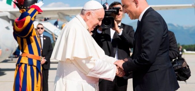 Папата во посета на Женева