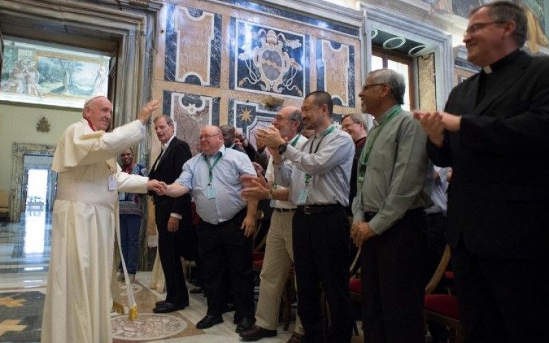 Папата Фрањо до Вербитите: Слушнете го повикот за леб и праведност