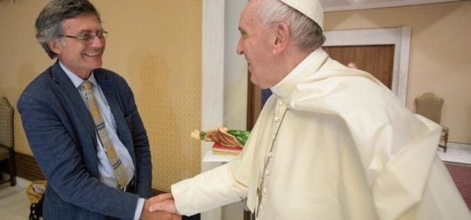 Папата Фрањо именува нов раководител на Дикастеријата за комуникација