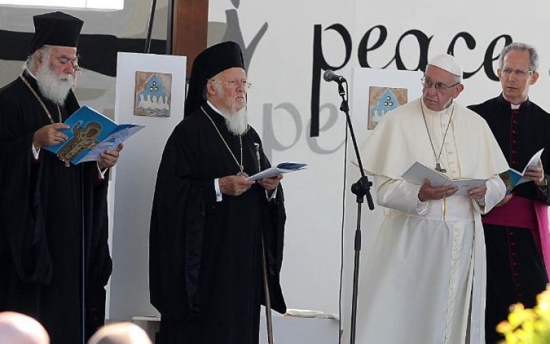 Папата од Бари: Нека биде мир на Блискиот Исток