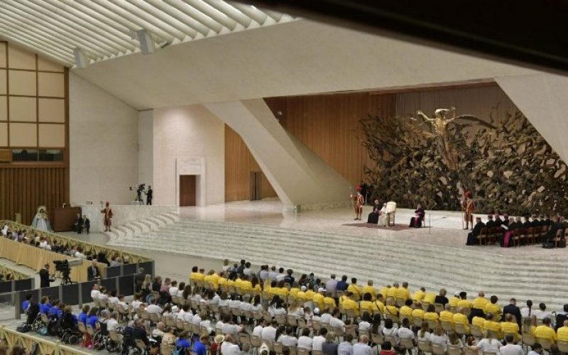 Папата: За да љубиме вистински треба да бидеме слободни од идолите