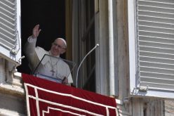 Папата: Да се верува во Исус за да можеме да правиме дела Божји