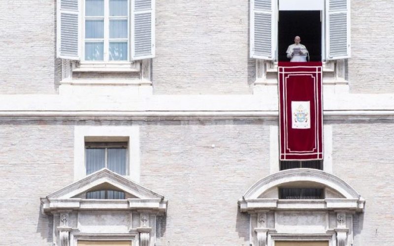 Жртвите од трагедијата во Џенова Папата ги довери на Божјото милосрдие