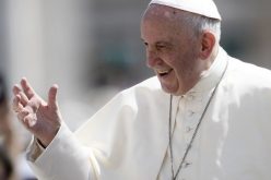 Твитер порака на Папата: Љубовта ги надминува сите тешкотии
