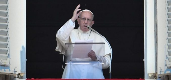Папата: Да примиш Причест значи да Го примиш живиот Христос