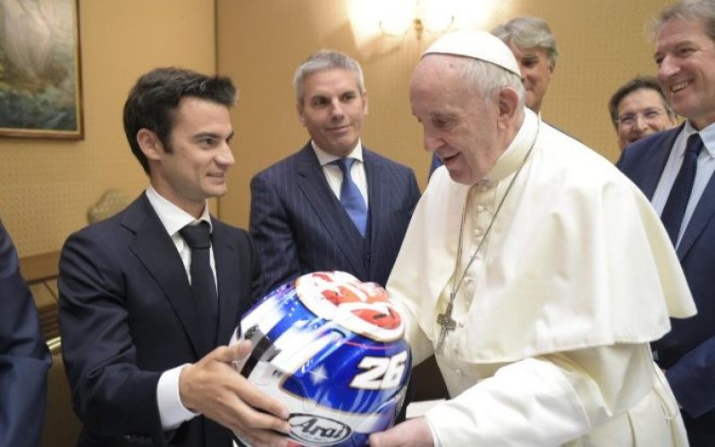 Папата: Спортот е незаменливо воспитно средство