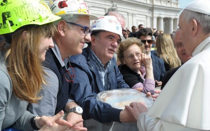 Папата за Il Sole 24 Ore: Вистинските пари се создаваат со работа
