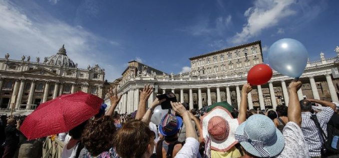 Папата: За исповедање на верата во Христос потребни се конкретни гестови
