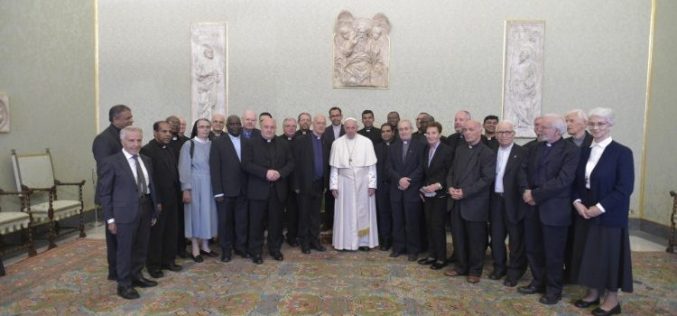 Папата: Светоста е патот за реформа на Црквата