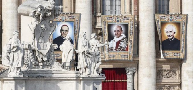 Папата ги прогласи за светци Павле VI  и епископот Ромеро