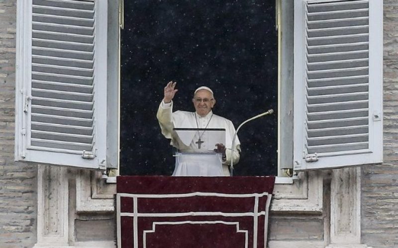 Папата: Без љубов кон ближниот не можеме да го љубиме Бог