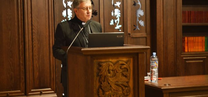 Бискупот Стојанов го отвори Студискиот ден „Католичката црква во Македонија низ својата историја“