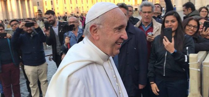 Папата Фрањо повторно изненади
