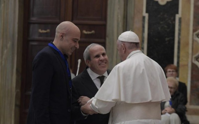 Папата: Сиромашните се привилигиран пат за евангелизација