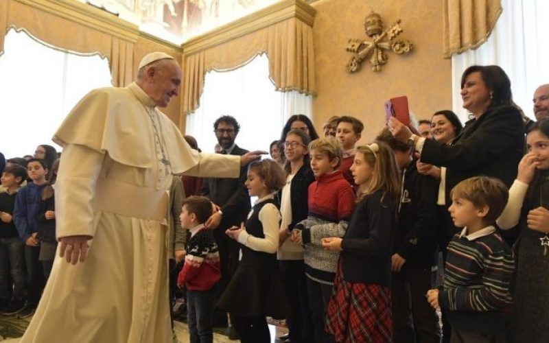 Папата до младите од Католичка акција: Бидете канали на доброто