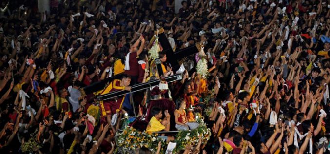 Една од најголемите католички процесии се одржува во Филипините