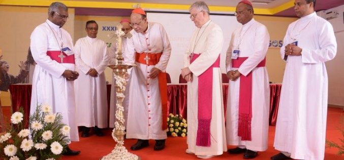 Папата до индиските епископи: Живејте го својот повик радосно и великодушно