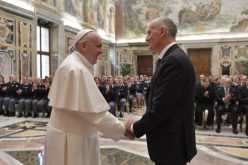 Папата до италијанската полиција: Чувајте ги корените на идентитетот