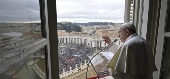 Папата: Христијански живот значи да се служи на Господ