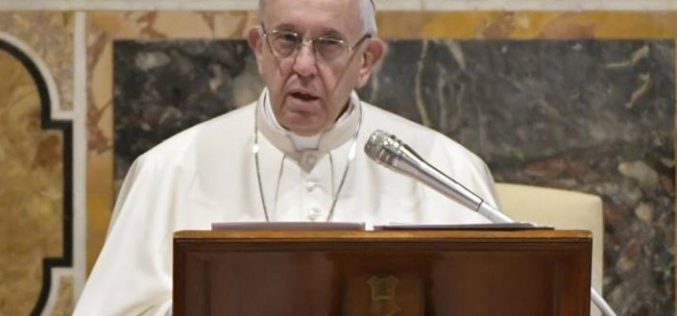 Папата: Да не дозволиме младите да станат „социјални пустиници“