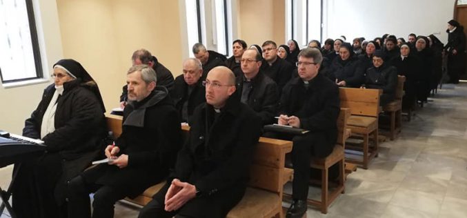 Проповед на бискупот Стојанов на денот на Богопосветените лица