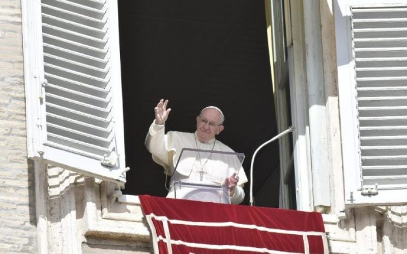 Папата Фрањо: Исусовите ученици се луѓе кои ја следат логиката на верата