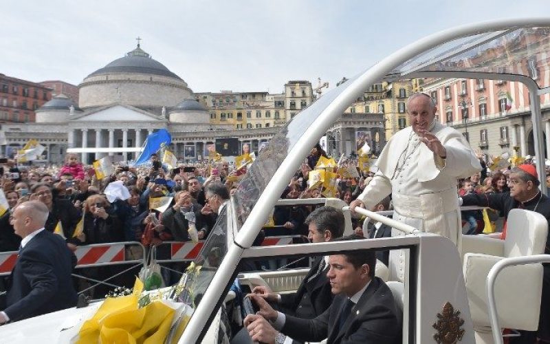 Папата Фрањо на 21 јуни ќе го посети Наполи
