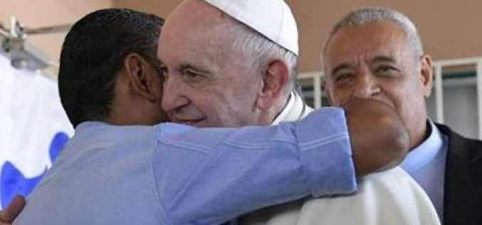 Во Рим Папата ќе предводи светата Миса за мигранти
