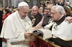 Папата: Кој ја сака Црквата не ја обвинува