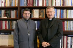 Средба на надбискупот Баришиќ и протоереј Кирко Велински