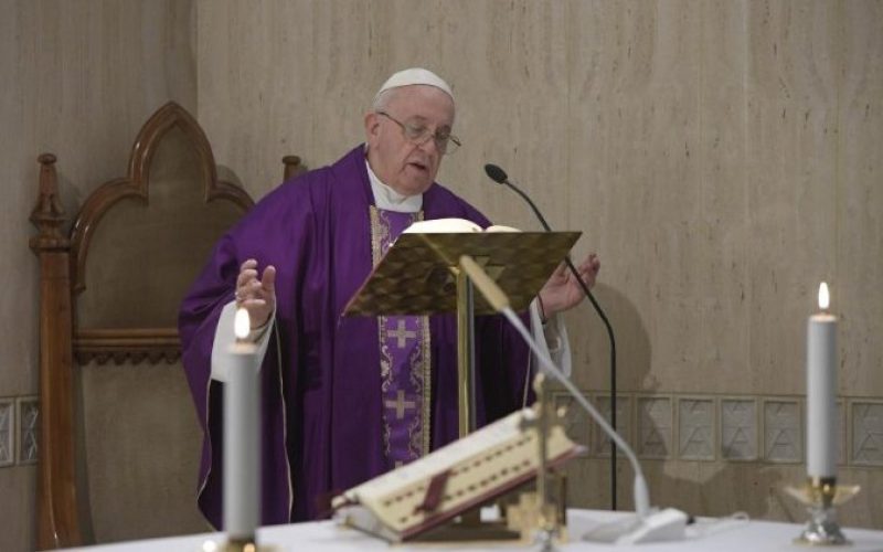 Папата: Тврдото срце ја губи верноста