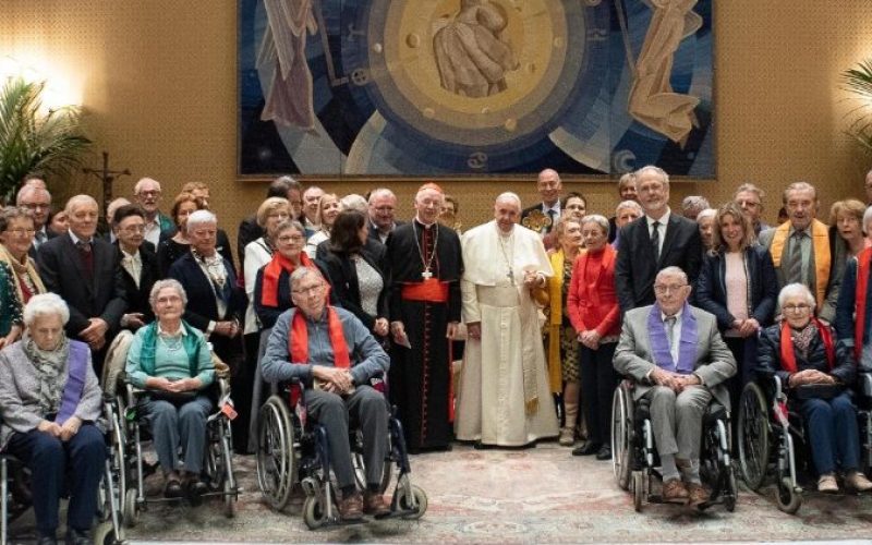Папата го поздрави членовите на хорот „Ѕуница“