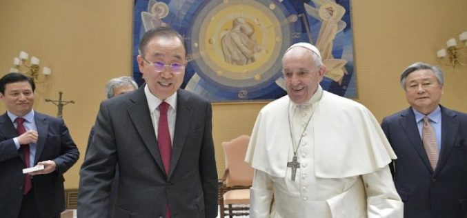 Папата го прими Бан Ки Мун