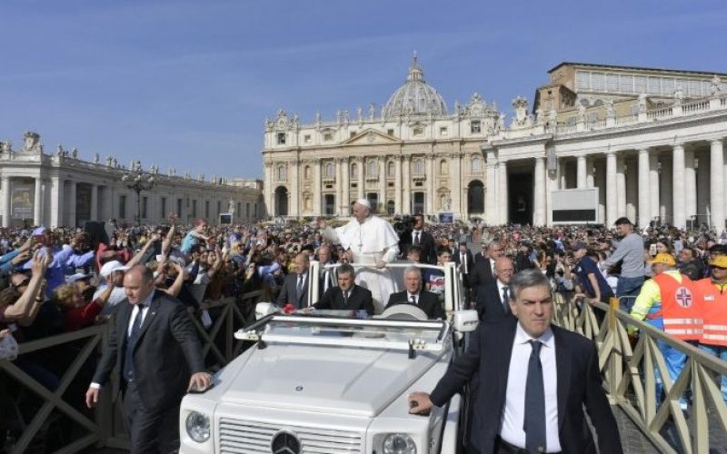 Папата: Треба да се простува, сè не се решава со правда
