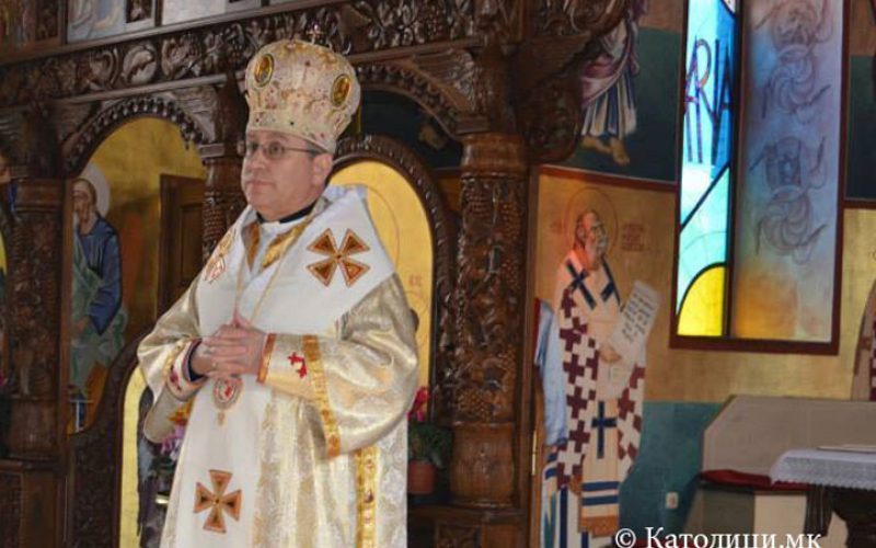 На празникот Воскресение Христово епископот Стојанов служеше Литургија во Струмица