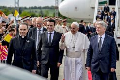 Папата Фрањо оствари средба со претседателот и премиерот